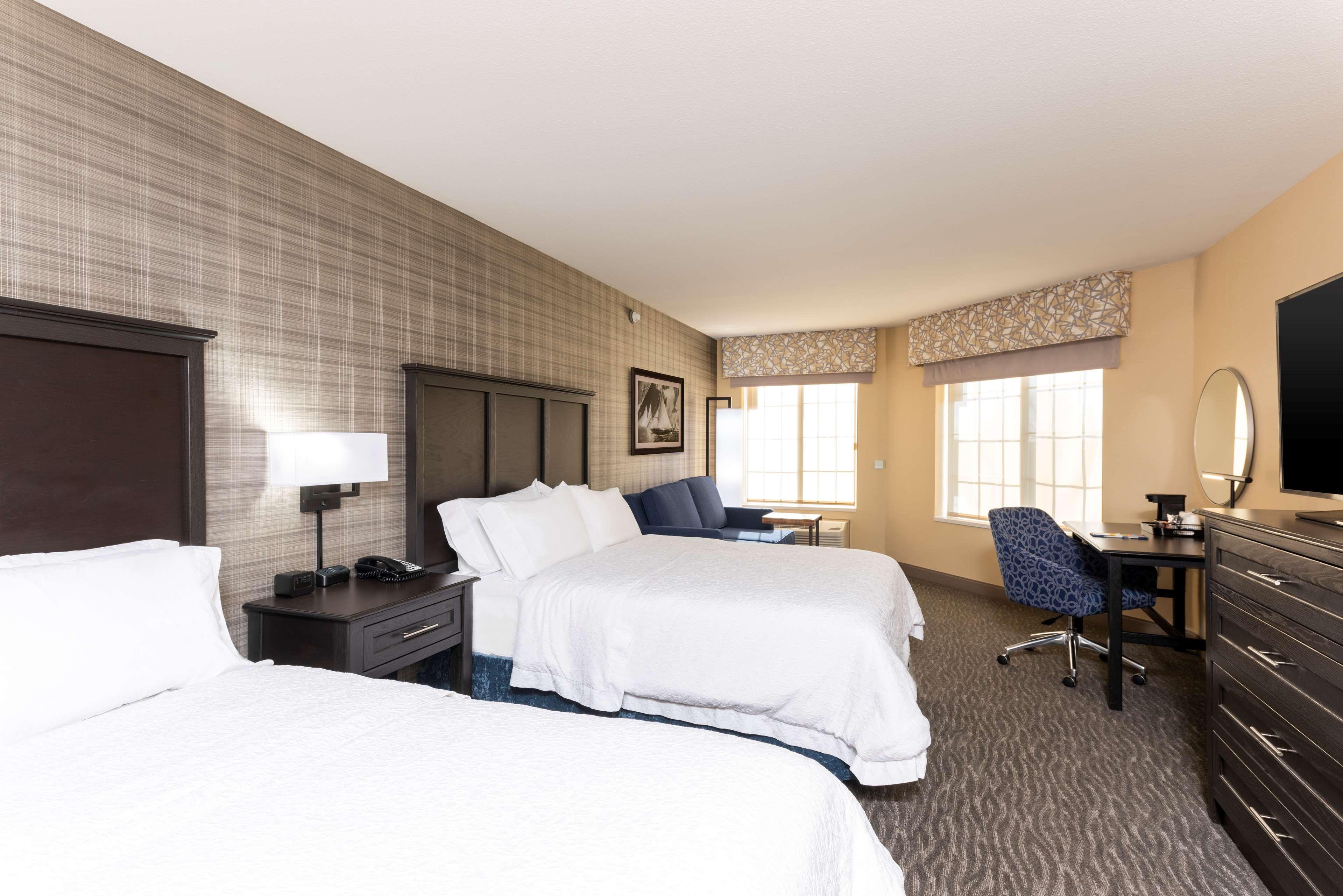 Hampton Inn Holland Buitenkant foto