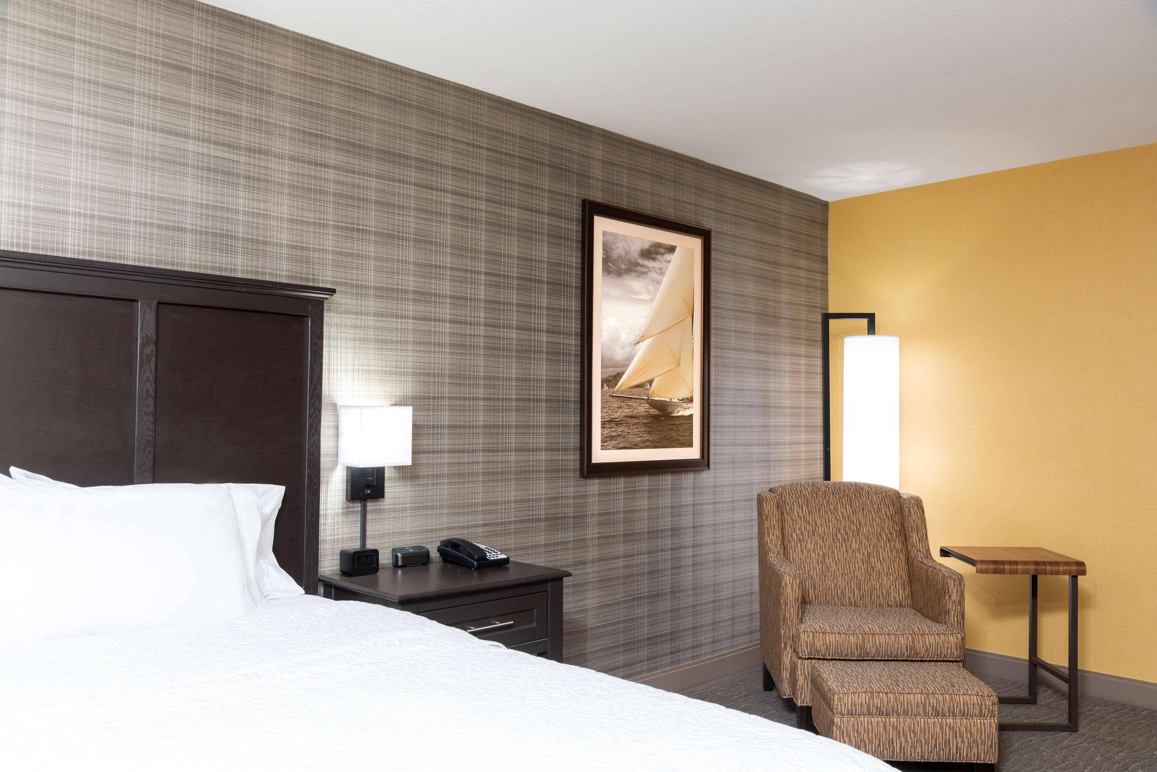Hampton Inn Holland Buitenkant foto
