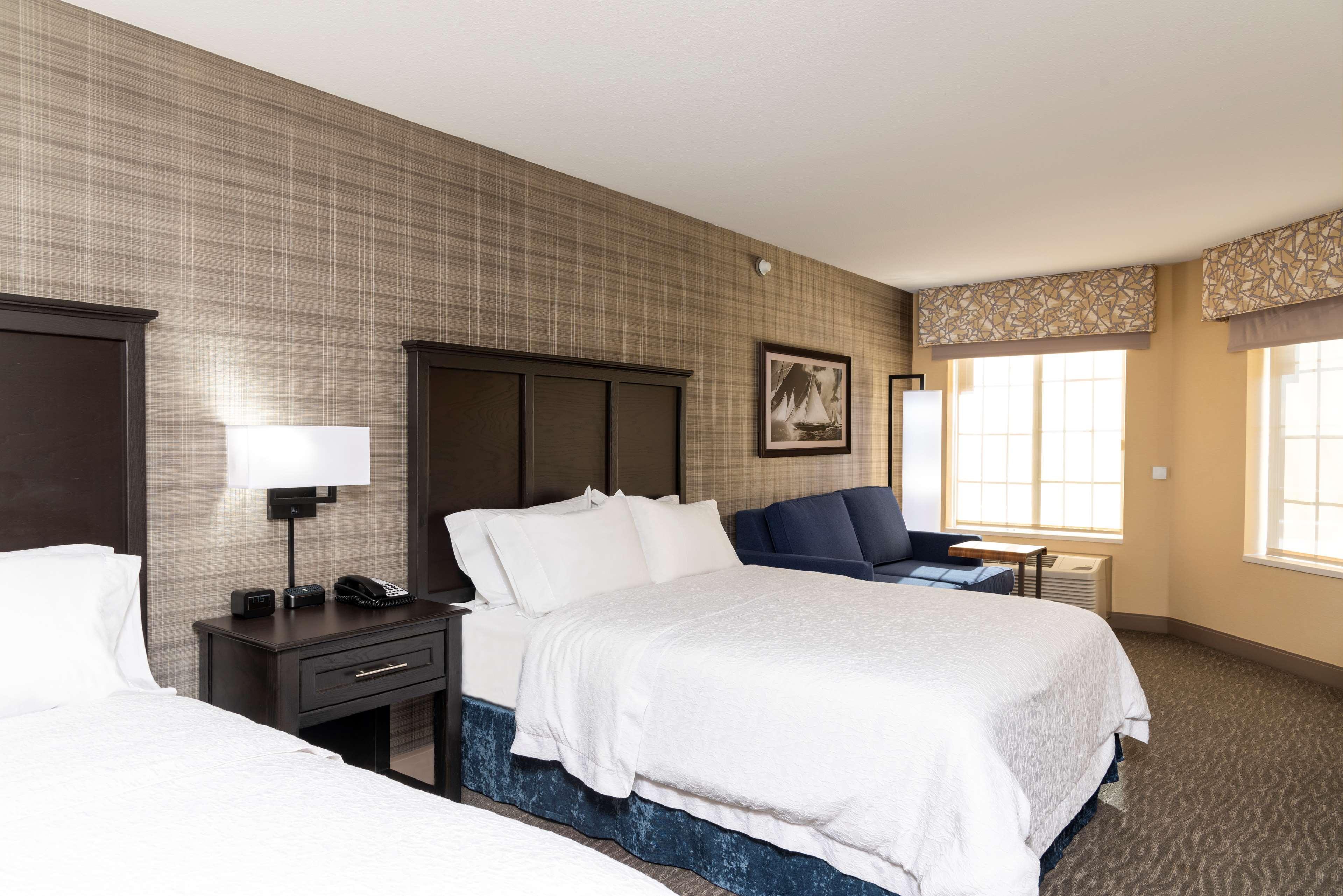 Hampton Inn Holland Buitenkant foto