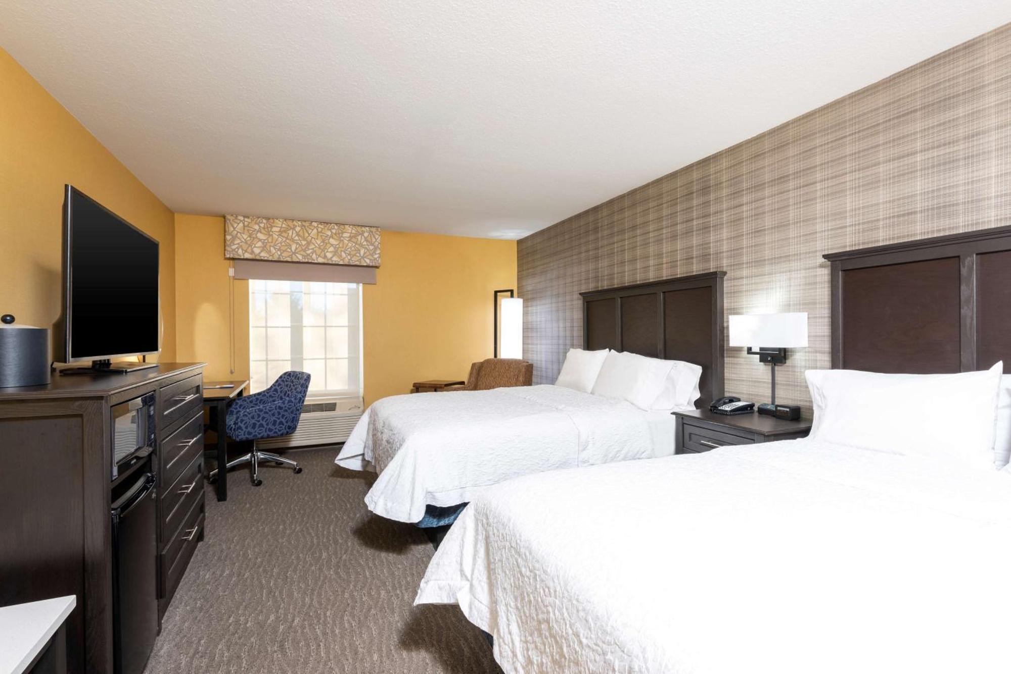 Hampton Inn Holland Buitenkant foto