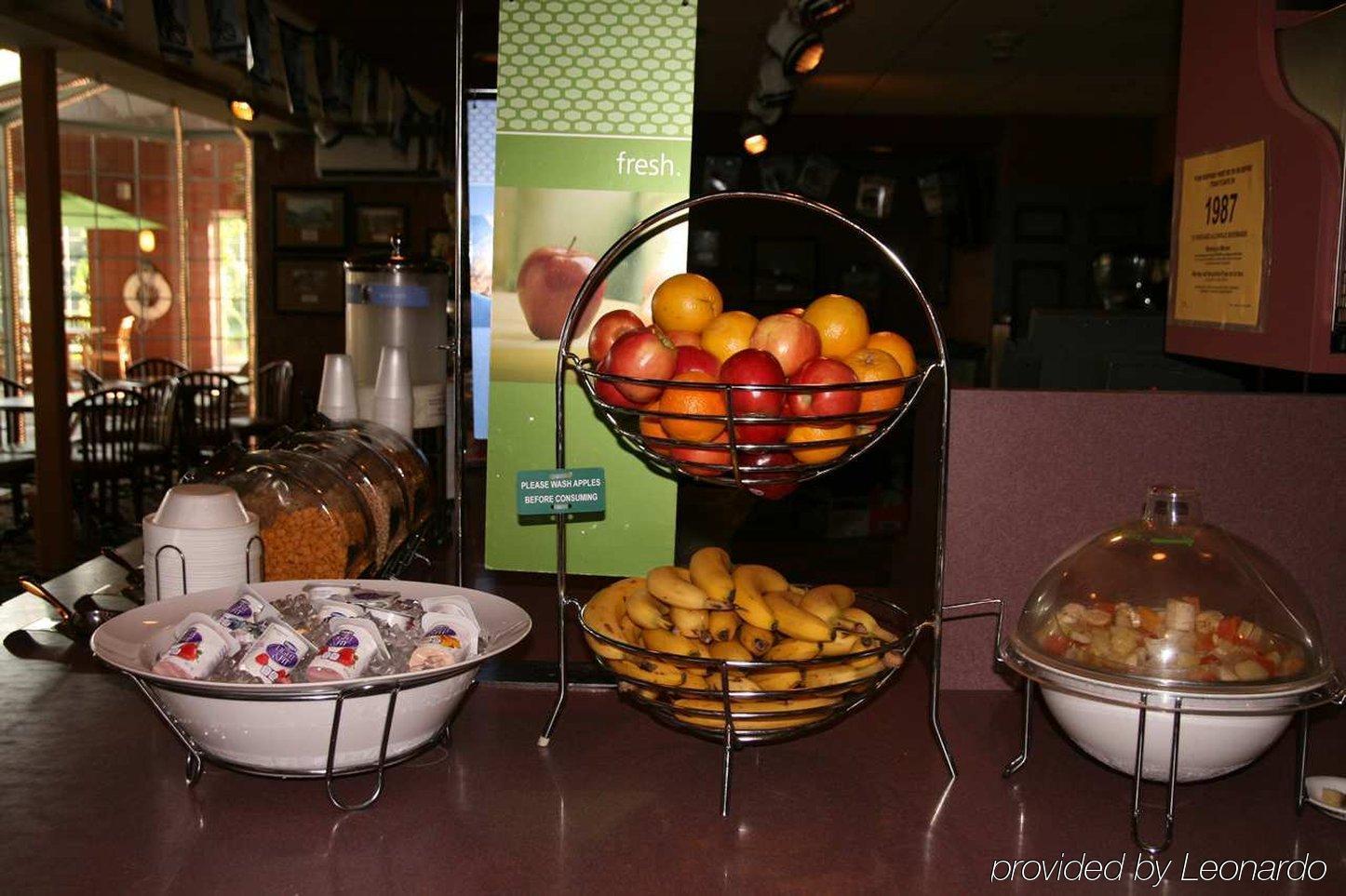 Hampton Inn Holland Buitenkant foto