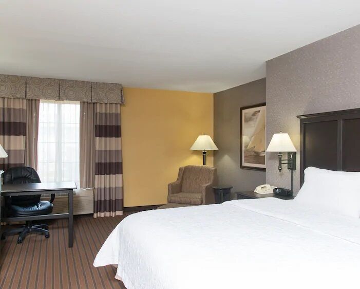 Hampton Inn Holland Buitenkant foto